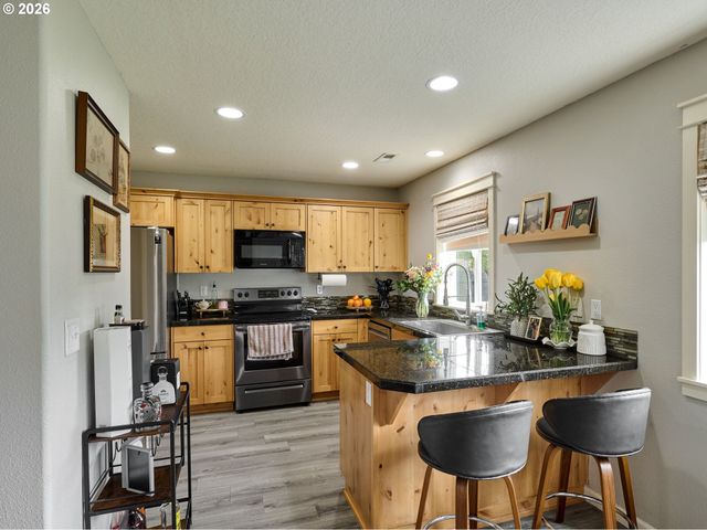 1025 Se MILLRIGHT Ave, Mc Minnville, OR 97128