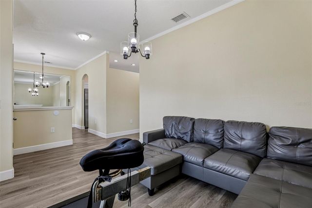 943 AMAROS AVENUE, Orlando, FL 32811