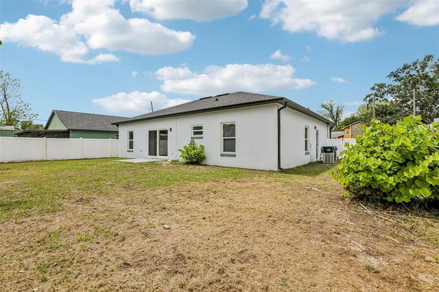 943 AMAROS AVENUE, Orlando, FL 32811