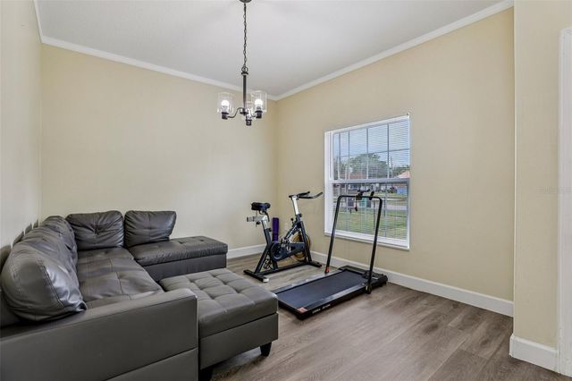 943 AMAROS AVENUE, Orlando, FL 32811