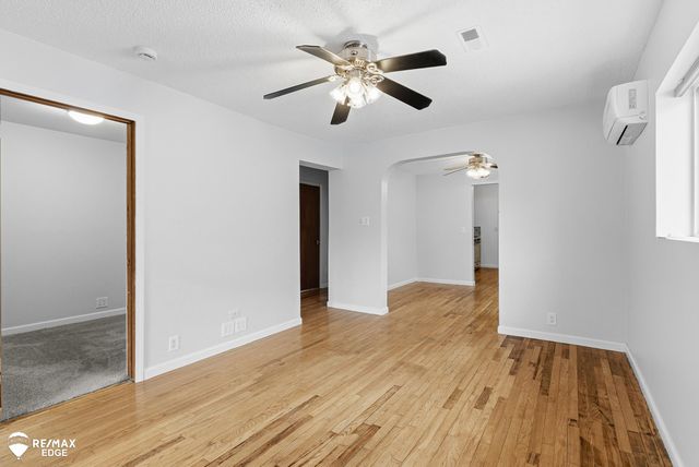 738 W Atherton Road, Flint, MI 48507