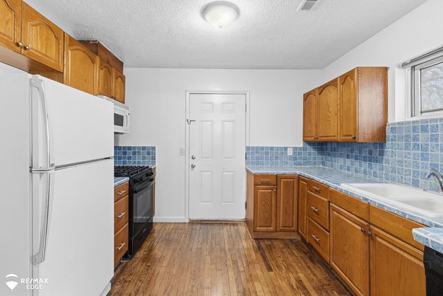 738 W Atherton Road, Flint, MI 48507