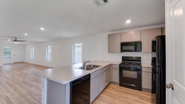 7814 Switchgrass Creek Dr, Katy, TX 77493