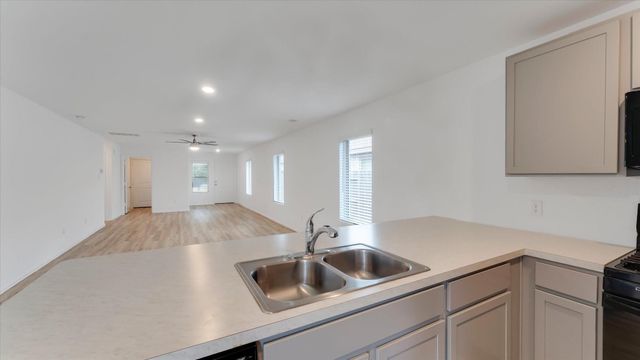 7814 Switchgrass Creek Dr, Katy, TX 77493