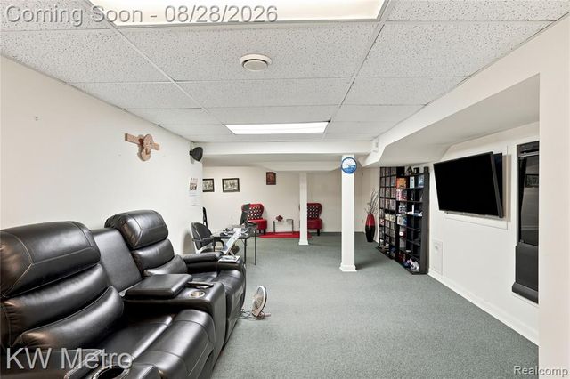 17700 Adrian Road, Southfield, MI 48075