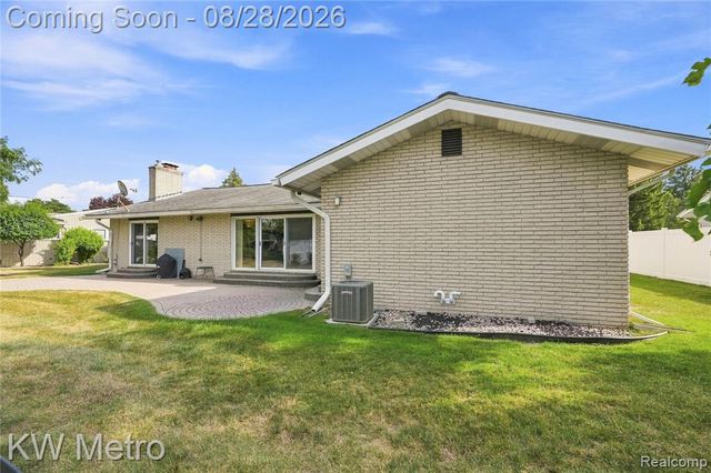 17700 Adrian Road, Southfield, MI 48075