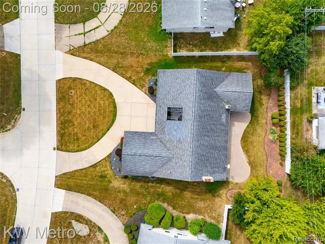 17700 Adrian Road, Southfield, MI 48075