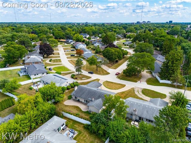 17700 Adrian Road, Southfield, MI 48075