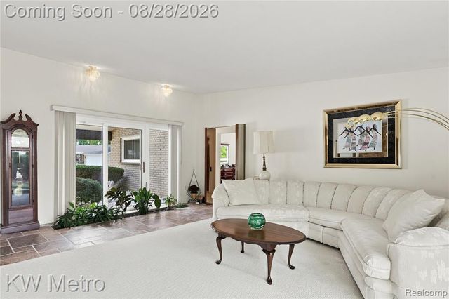 17700 Adrian Road, Southfield, MI 48075