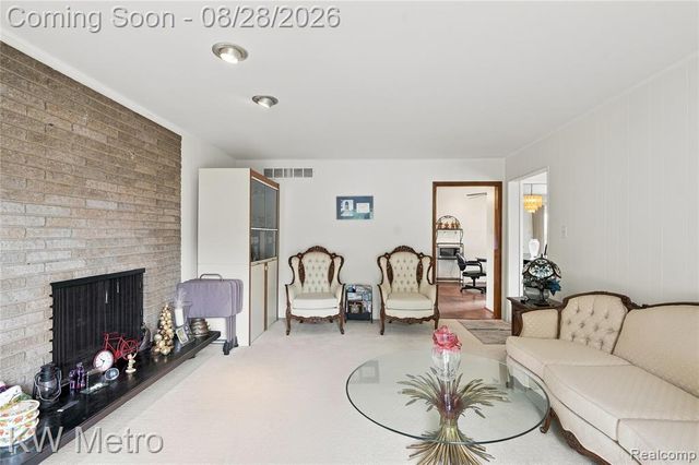 17700 Adrian Road, Southfield, MI 48075