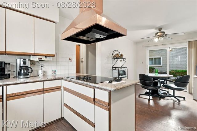 17700 Adrian Road, Southfield, MI 48075