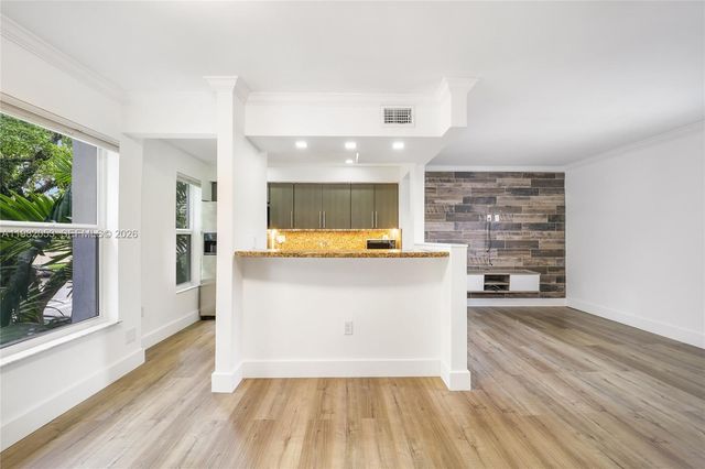 235 Antilla Ave 7, Coral Gables, FL 33134