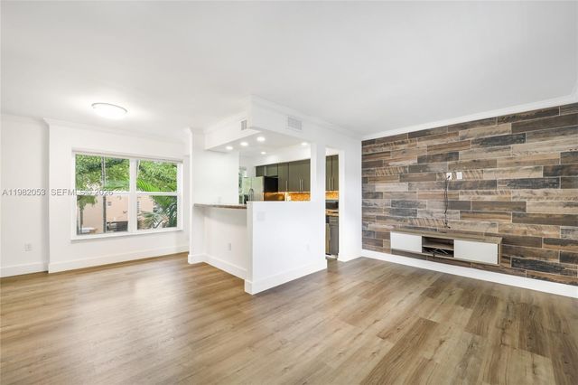 235 Antilla Ave 7, Coral Gables, FL 33134