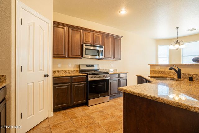 3049 LOOKOUT POINT Drive, El Paso, TX 79938