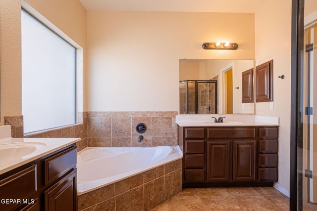 3049 LOOKOUT POINT Drive, El Paso, TX 79938