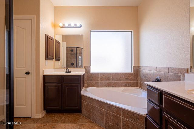 3049 LOOKOUT POINT Drive, El Paso, TX 79938