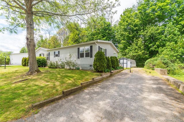209 Wood Hollow Road, Hopewell Junction, NY 12533