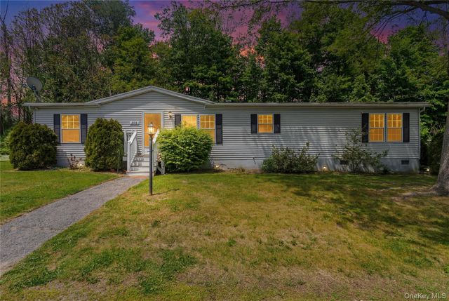 209 Wood Hollow Road, Hopewell Junction, NY 12533