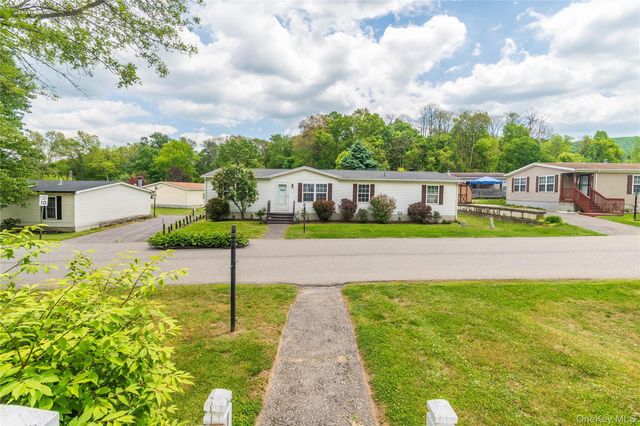 209 Wood Hollow Road, Hopewell Junction, NY 12533