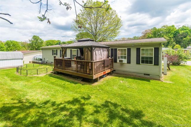 209 Wood Hollow Road, Hopewell Junction, NY 12533