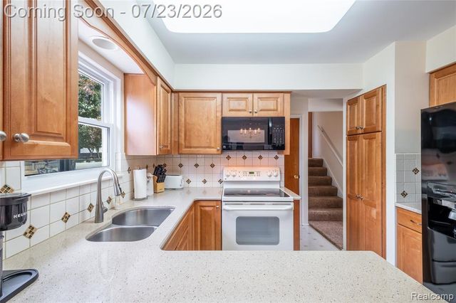 6534 Meadowwood Lane, Grand Blanc, MI 48439