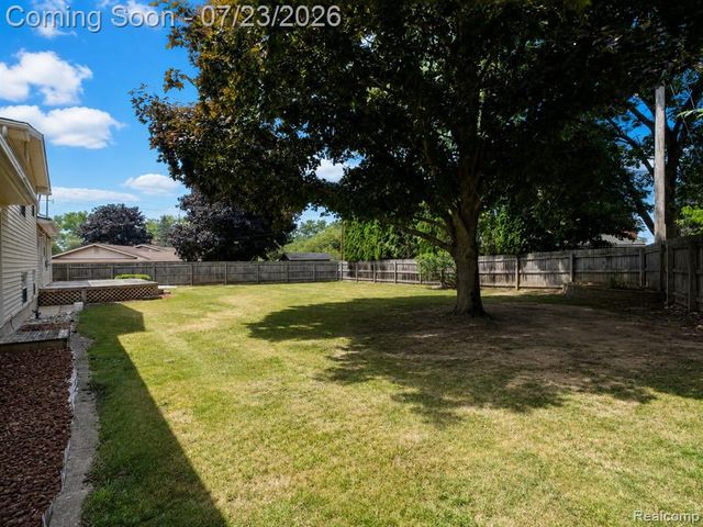 6534 Meadowwood Lane, Grand Blanc, MI 48439