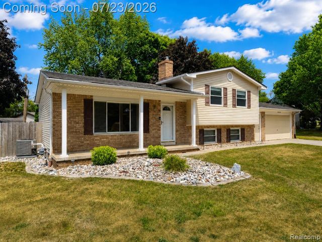 6534 Meadowwood Lane, Grand Blanc, MI 48439