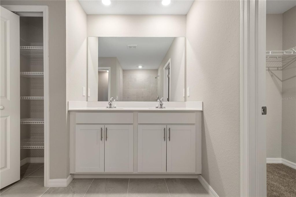 Image 16 of property listing at 13980 LILAC SKY TERRACE, Bradenton, FL 34211