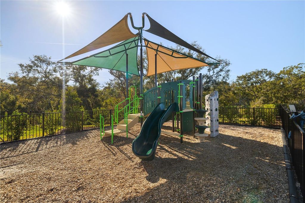 Image 34 of property listing at 13980 LILAC SKY TERRACE, Bradenton, FL 34211