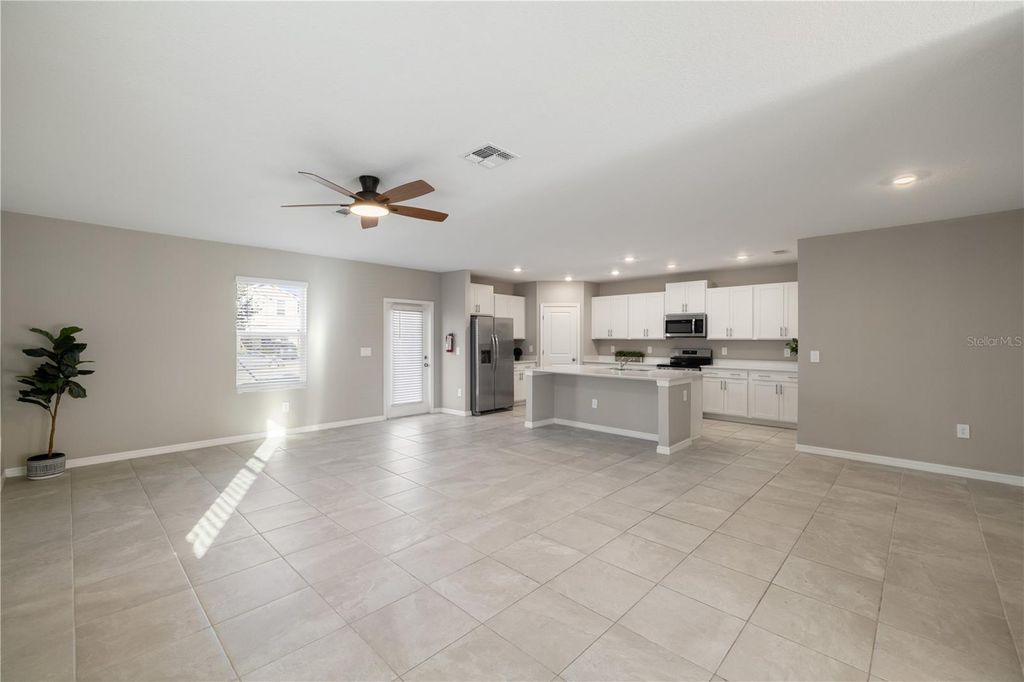 Image 5 of property listing at 13980 LILAC SKY TERRACE, Bradenton, FL 34211