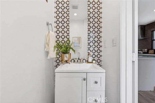 2615 Clyde, Los Angeles, CA 90016