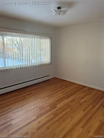 216 Nevada Avenue, Rochester Hills, MI 48309