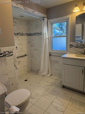 216 Nevada Avenue, Rochester Hills, MI 48309