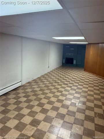 216 Nevada Avenue, Rochester Hills, MI 48309