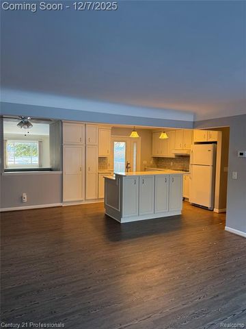 216 Nevada Avenue, Rochester Hills, MI 48309