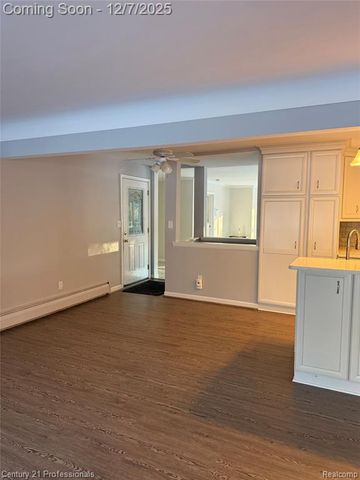 216 Nevada Avenue, Rochester Hills, MI 48309