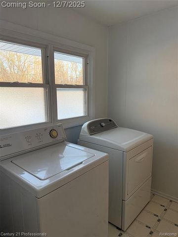 216 Nevada Avenue, Rochester Hills, MI 48309