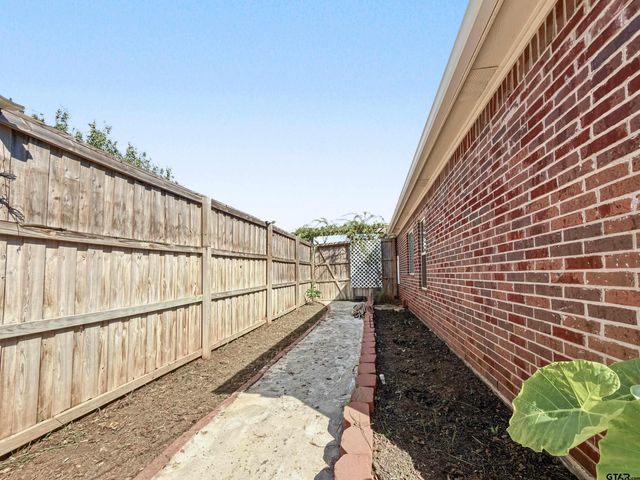 801 Rugby Lane, Whitehouse, TX 75791