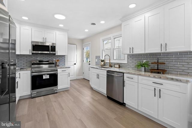 901 SHADELAND AVE, Burlington, NJ 08016