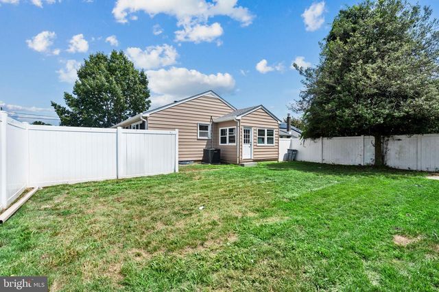 901 SHADELAND AVE, Burlington, NJ 08016