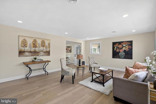 901 SHADELAND AVE, Burlington, NJ 08016