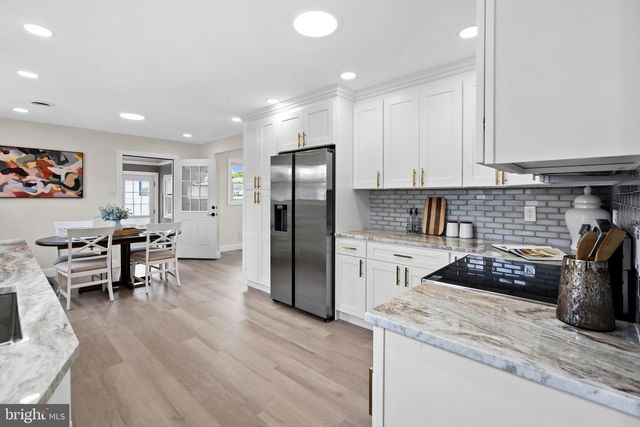 901 SHADELAND AVE, Burlington, NJ 08016