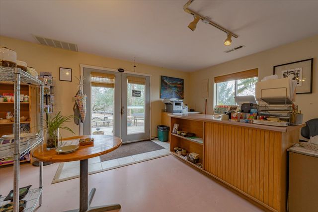 220 Harmony Lane, Garberville, CA 95542