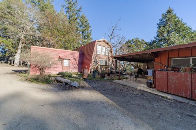 220 Harmony Lane, Garberville, CA 95542