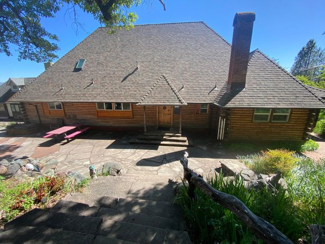 220 Harmony Lane, Garberville, CA 95542