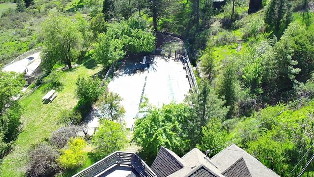 220 Harmony Lane, Garberville, CA 95542