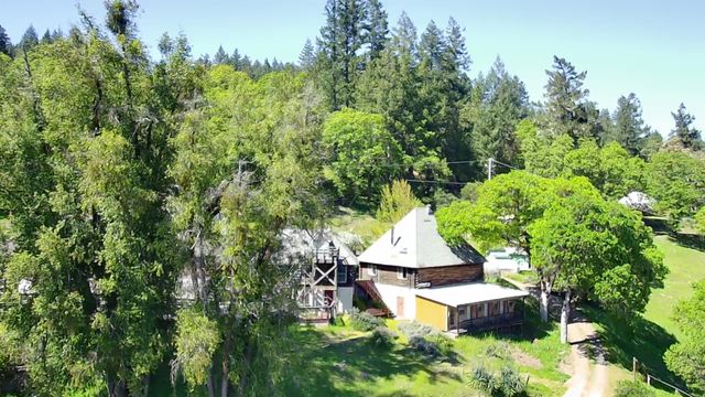 220 Harmony Lane, Garberville, CA 95542