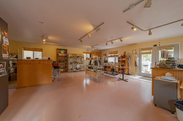 220 Harmony Lane, Garberville, CA 95542