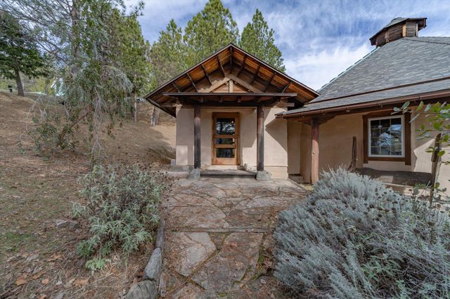 220 Harmony Lane, Garberville, CA 95542