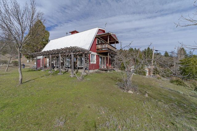 220 Harmony Lane, Garberville, CA 95542